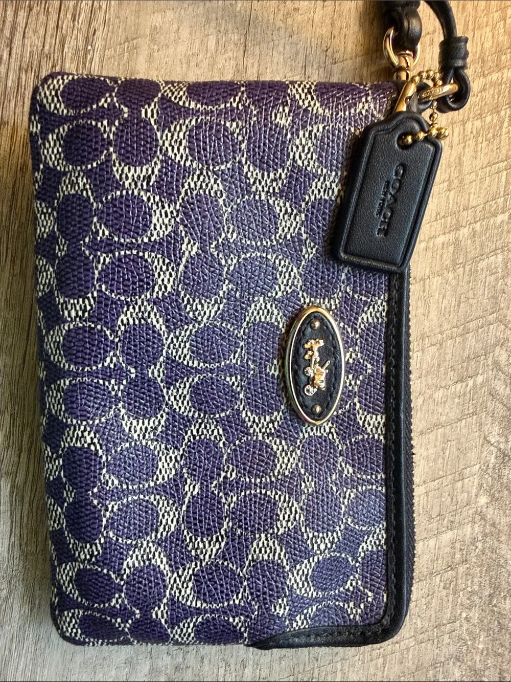 Coach wristlet signature